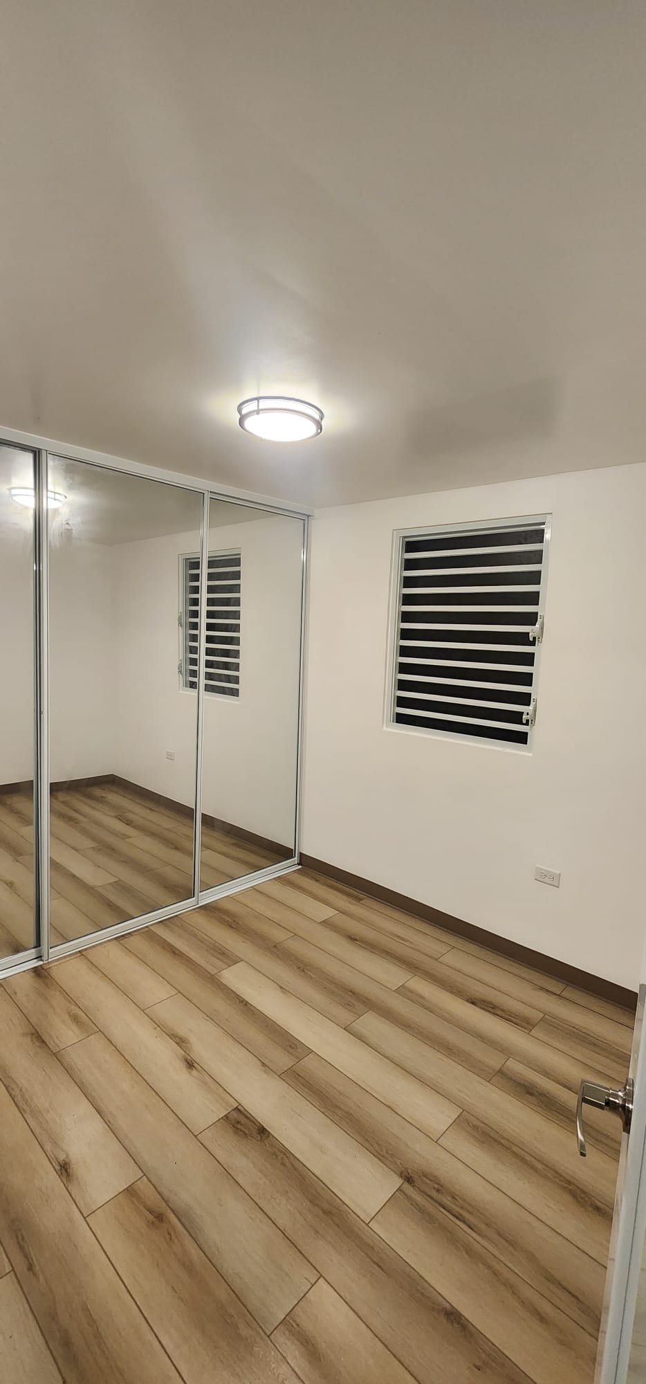 Image hover effect image